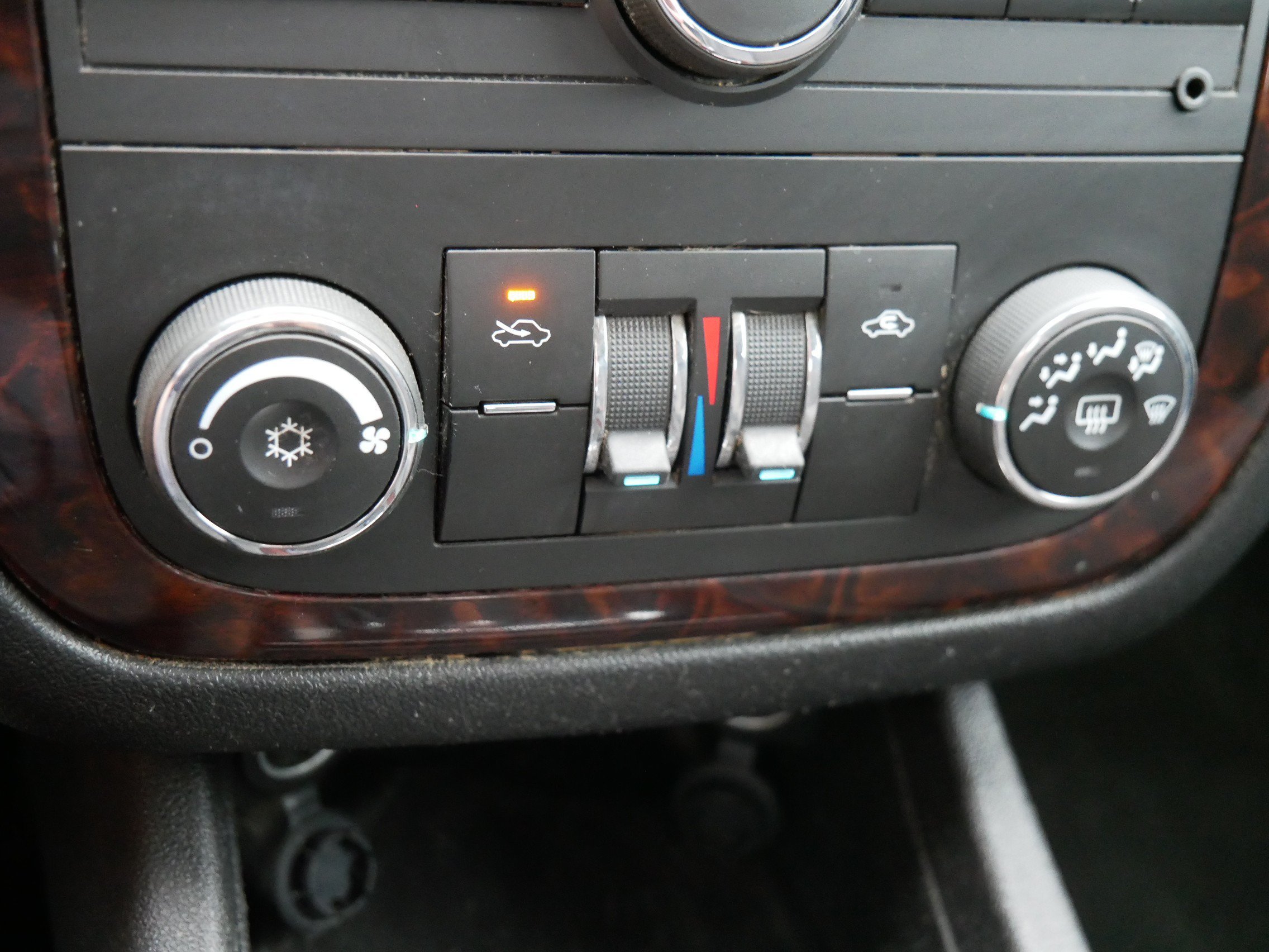 Used 2012 Gold Mist Metallic Chevrolet LT Fleet image 23