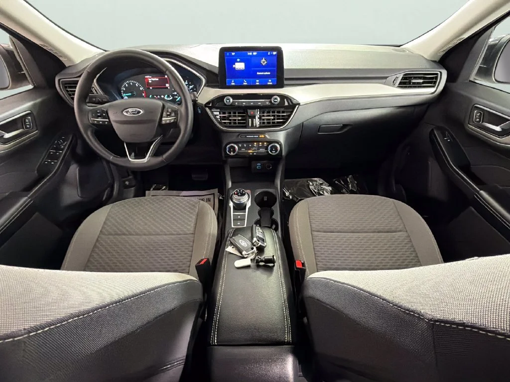 Used 2022  Ford SE image 33
