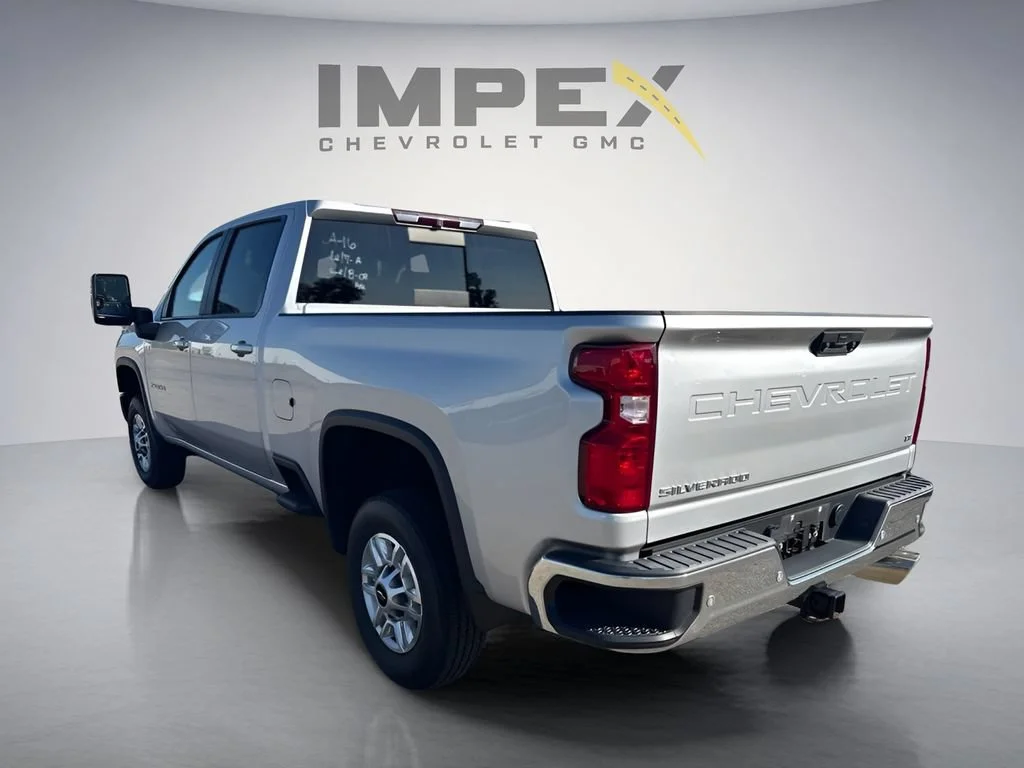 Used 2023 Silver Ice Metallic Chevrolet LT image 3