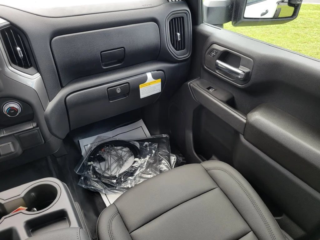New 2026 Summit White Chevrolet Work Truck image 18
