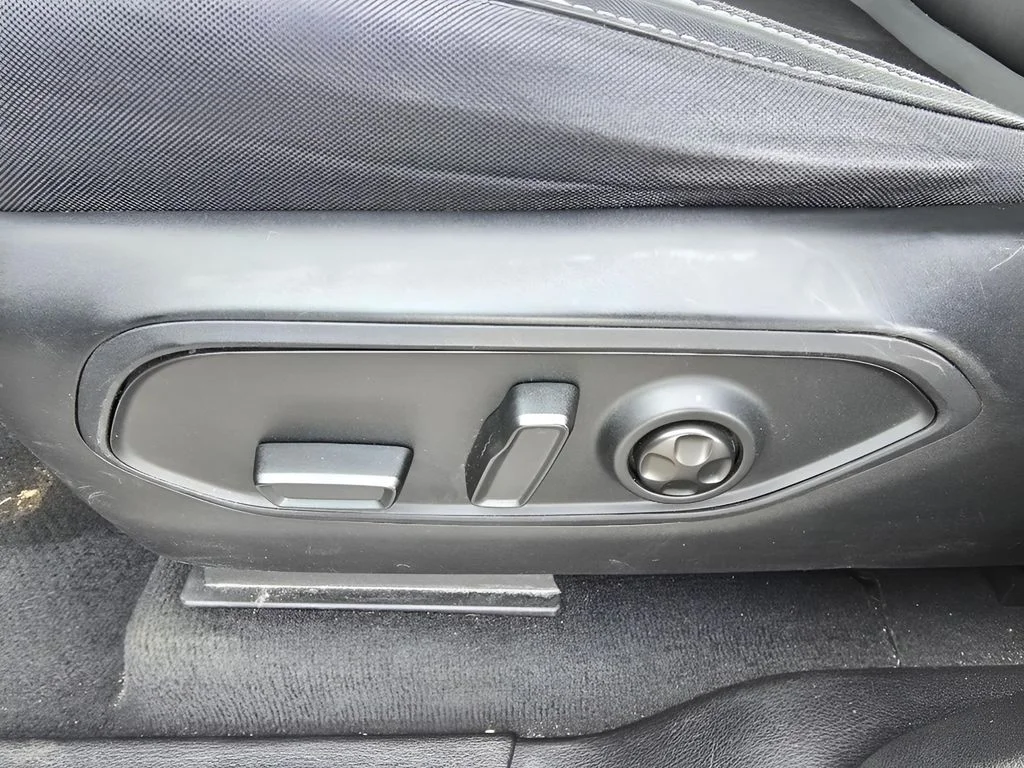 Used 2024 Bright White Clearcoat Jeep Laredo image 27