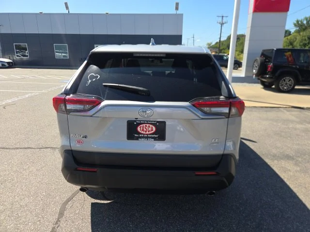Used 2022 Silver Toyota LE image 6