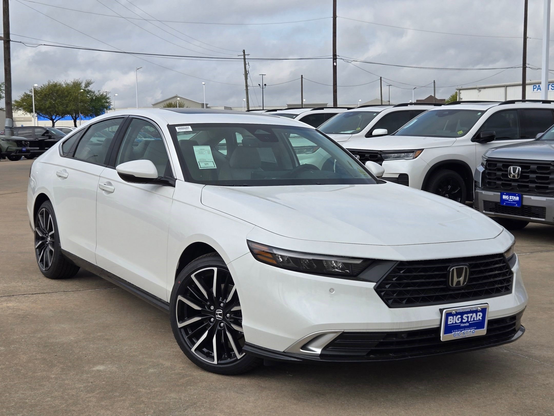 New 2026 Platinum White Pearl Honda Touring image 2