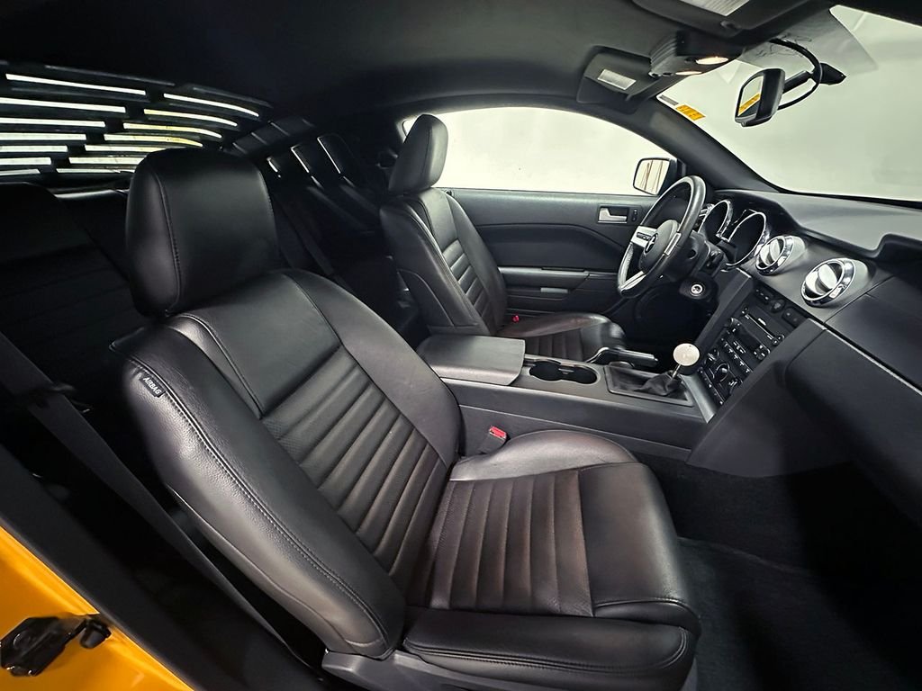 Used 2007 Orange Ford  image 48