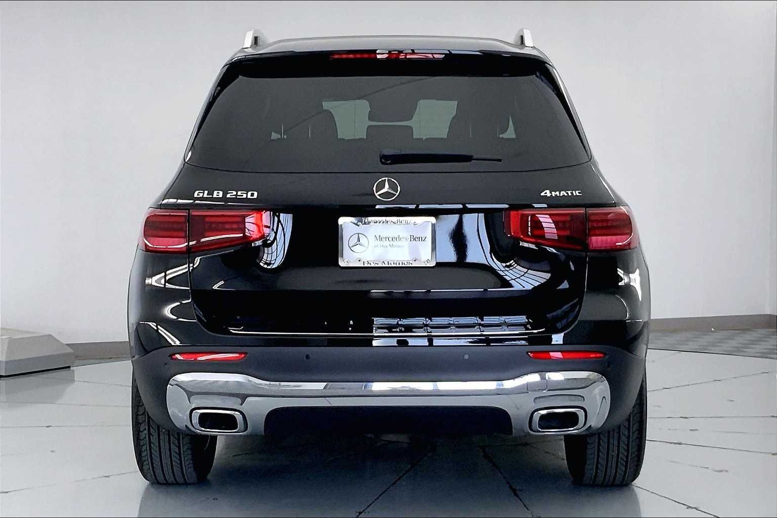 New 2026 Night Black Mercedes-Benz GLB 250 image 5