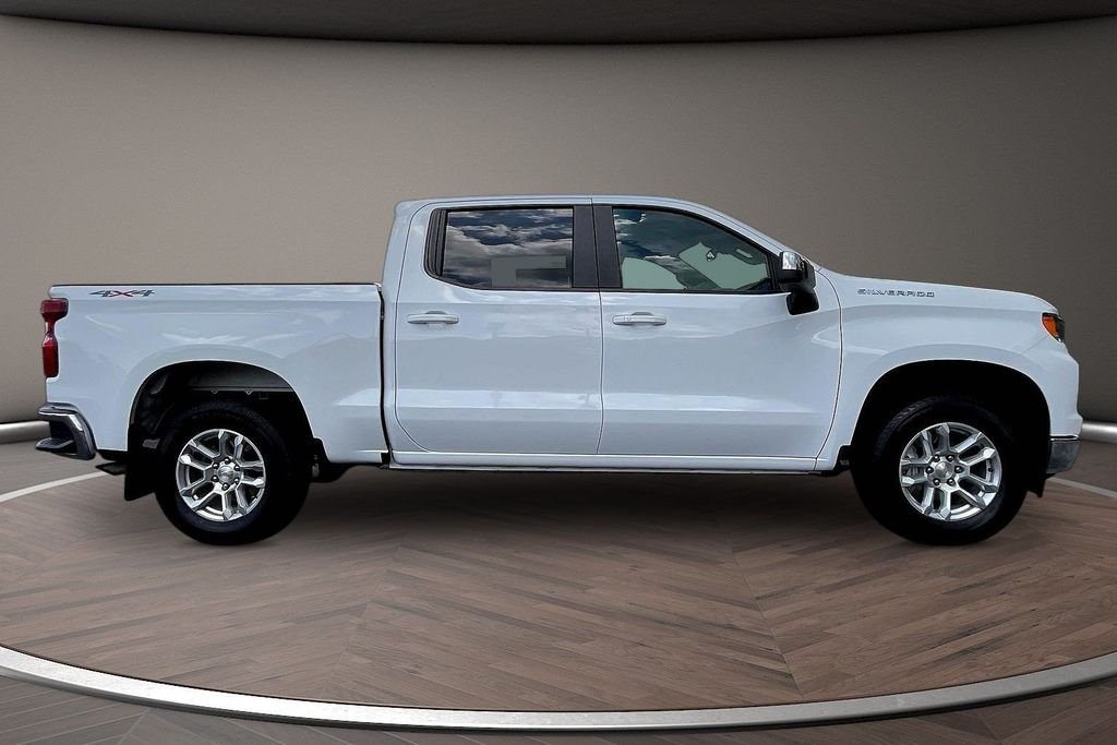 Used 2024 White Chevrolet LT image 8