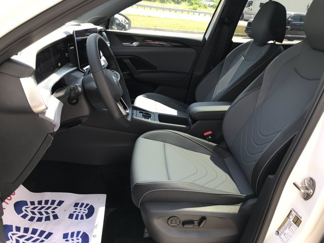 New 2026 Opal White Pearl Volkswagen SE R-Line Black image 22