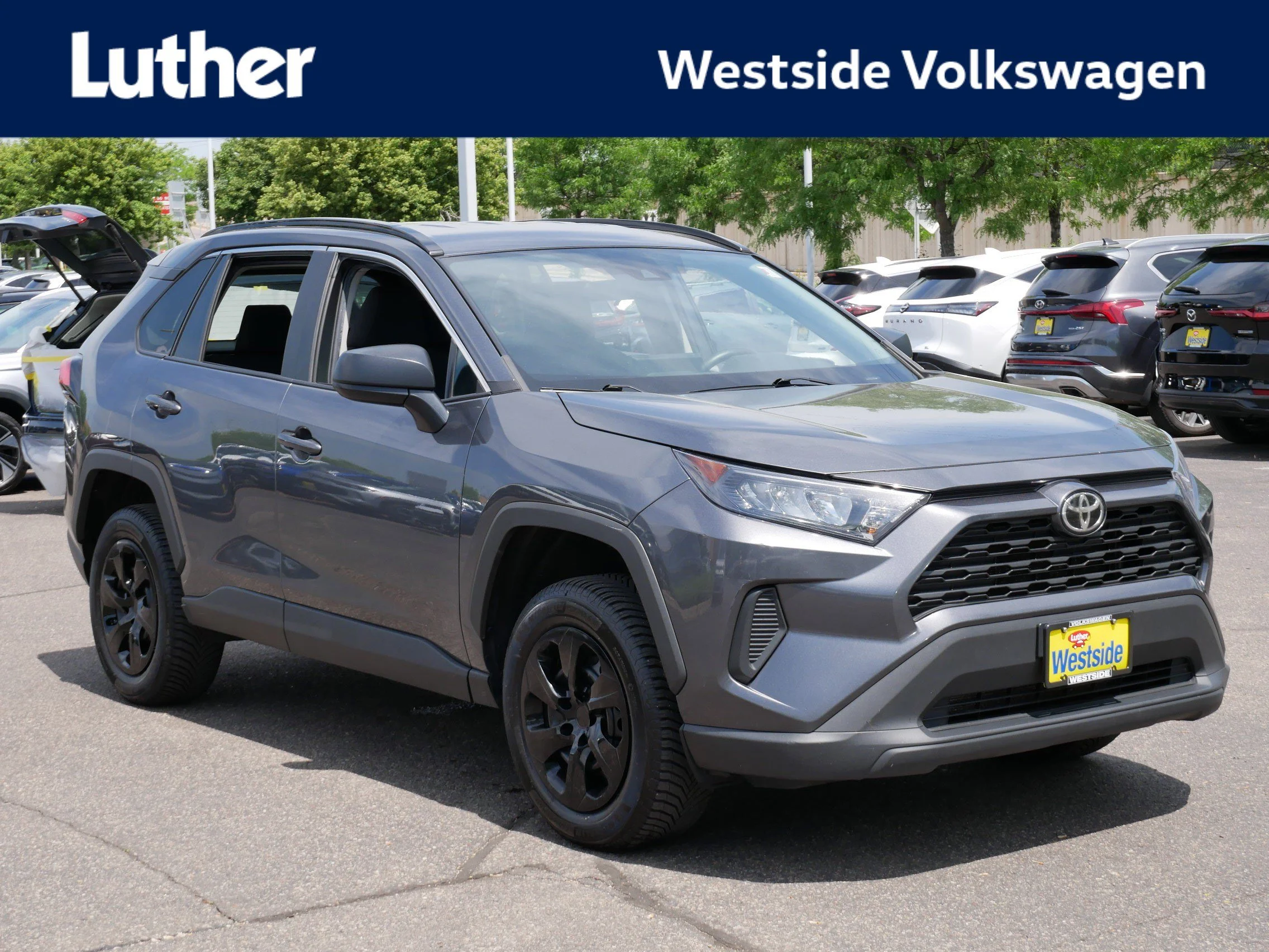 2020 Toyota RAV4 LE AWD's photo