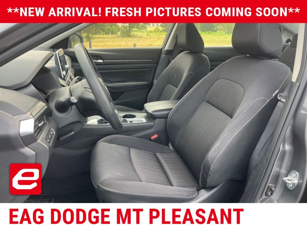Used 2025 Gray Nissan 2.5 SV image 5