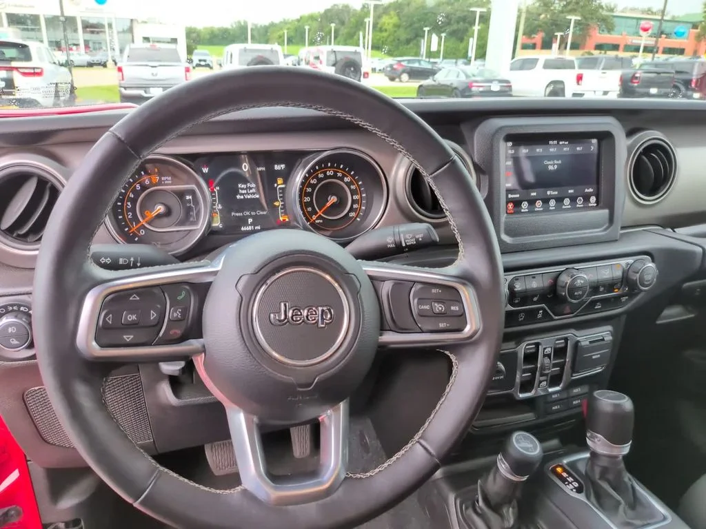 Used 2020 Red Jeep Sport image 26