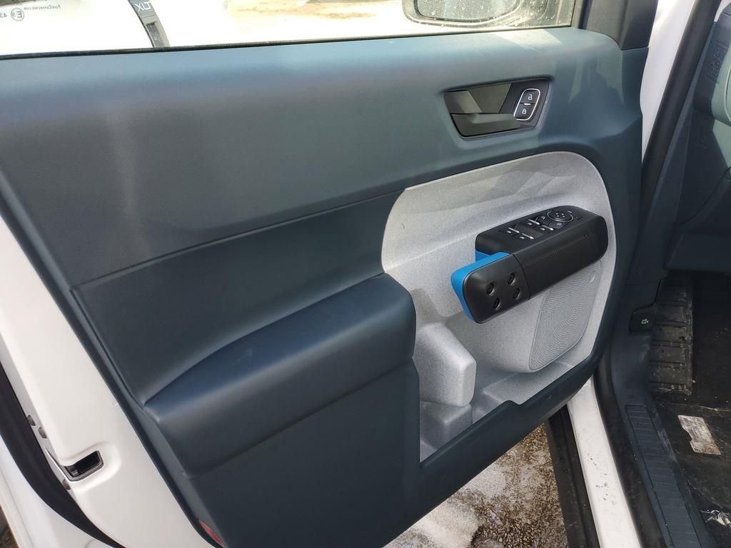 New 2026 Oxford White Ford XLT image 7