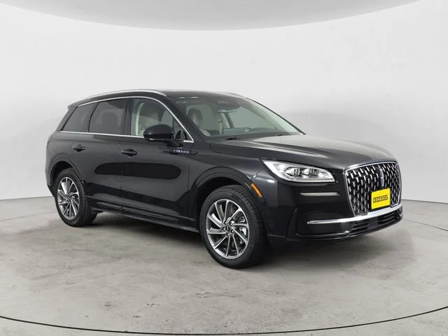 Used 2024 Black Metallic Lincoln Grand Touring image 3