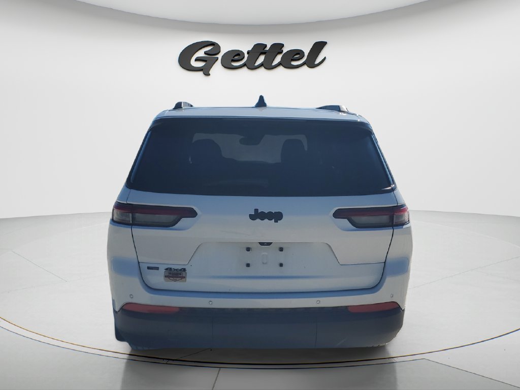 Used 2022 White Jeep Altitude image 6