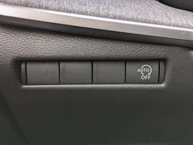 Used 2026 Aspen White Nissan SV image 18