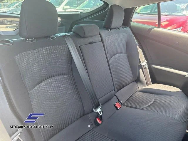 Used 2022 Silver Toyota LE image 14