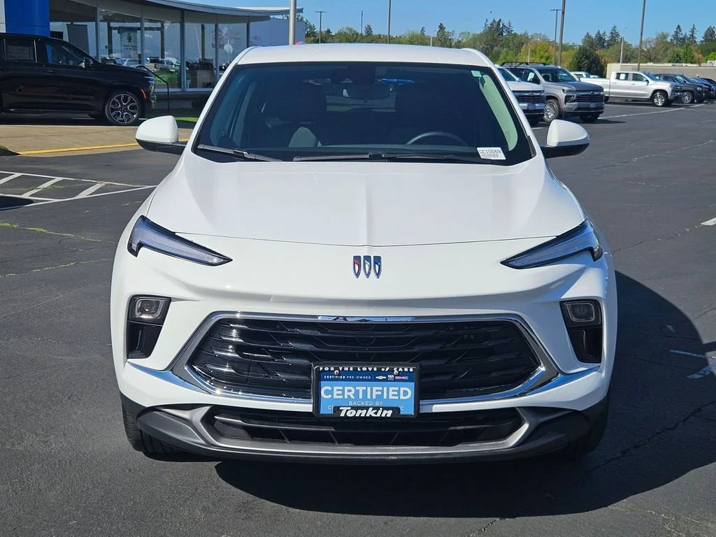 Used 2024 Summit White Buick Preferred image 9