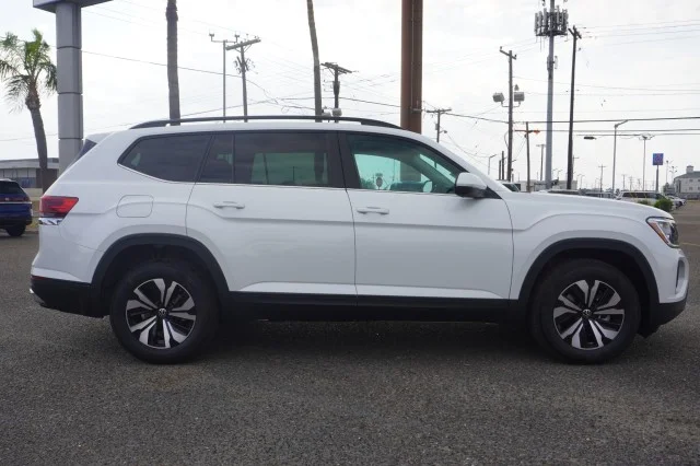 New 2026 Opal White Pearl Volkswagen 2.0T SE image 4