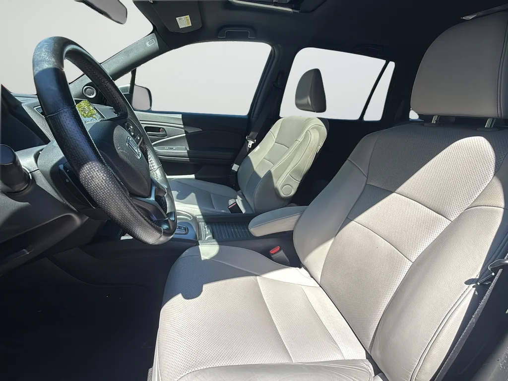 Used 2023 Blue Honda EX-L image 10