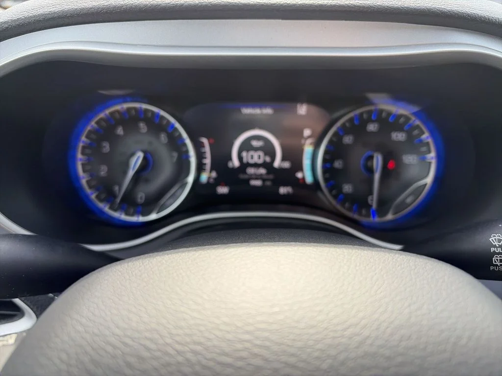 Used 2024 Black Chrysler Touring L image 15