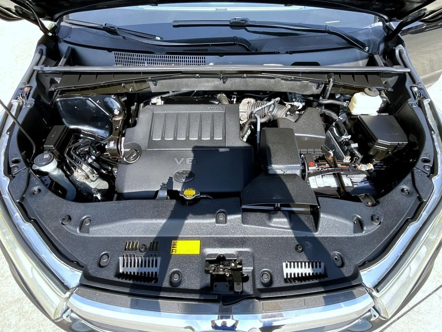 Used 2014 Black Toyota Limited Platinum V6 image 27