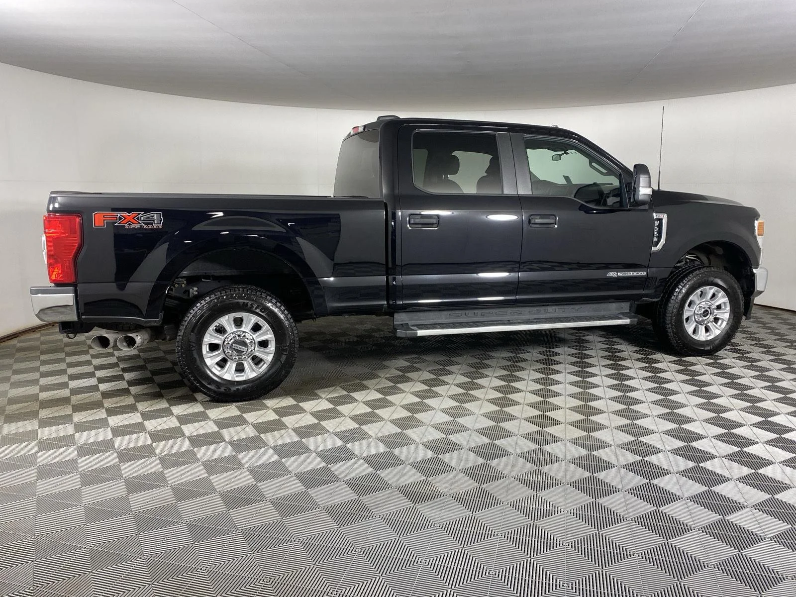 Used 2022 Agate Black Ford XL image 11