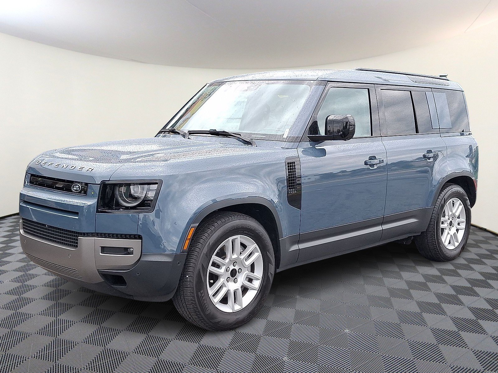 2026 Land Rover Defender 110