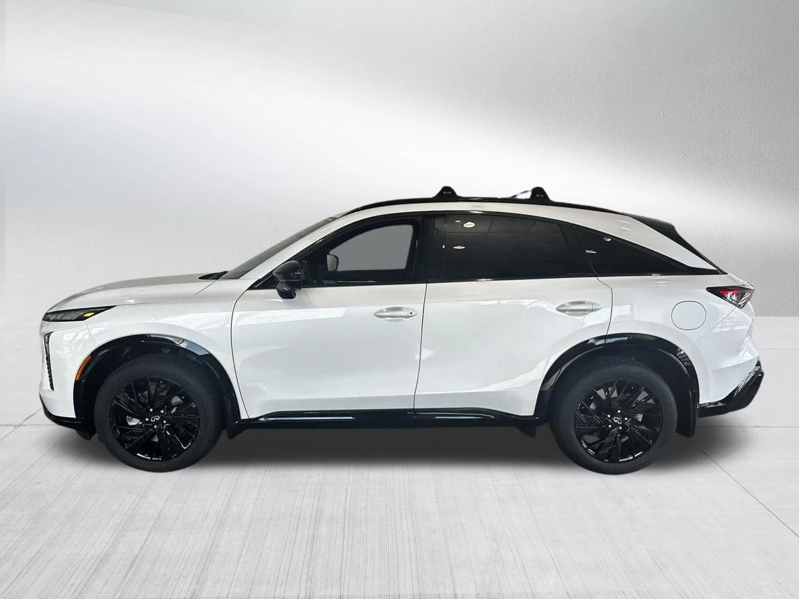 New 2027 RADIANT WHITE INFINITI Sport AWD image 2