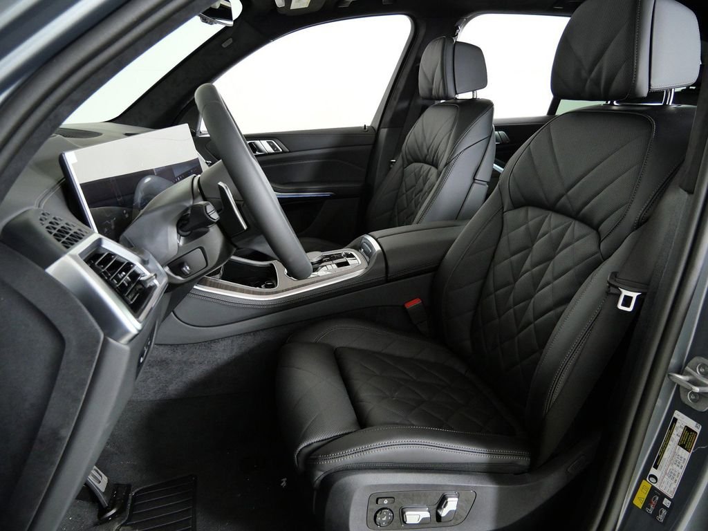 Used 2026 Skyscraper Grey Metallic BMW xDrive50e image 37