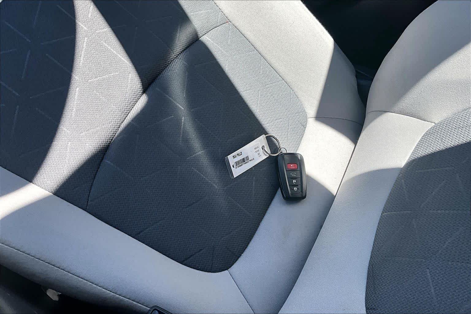 Used 2022 White Toyota Hybrid XLE image 14