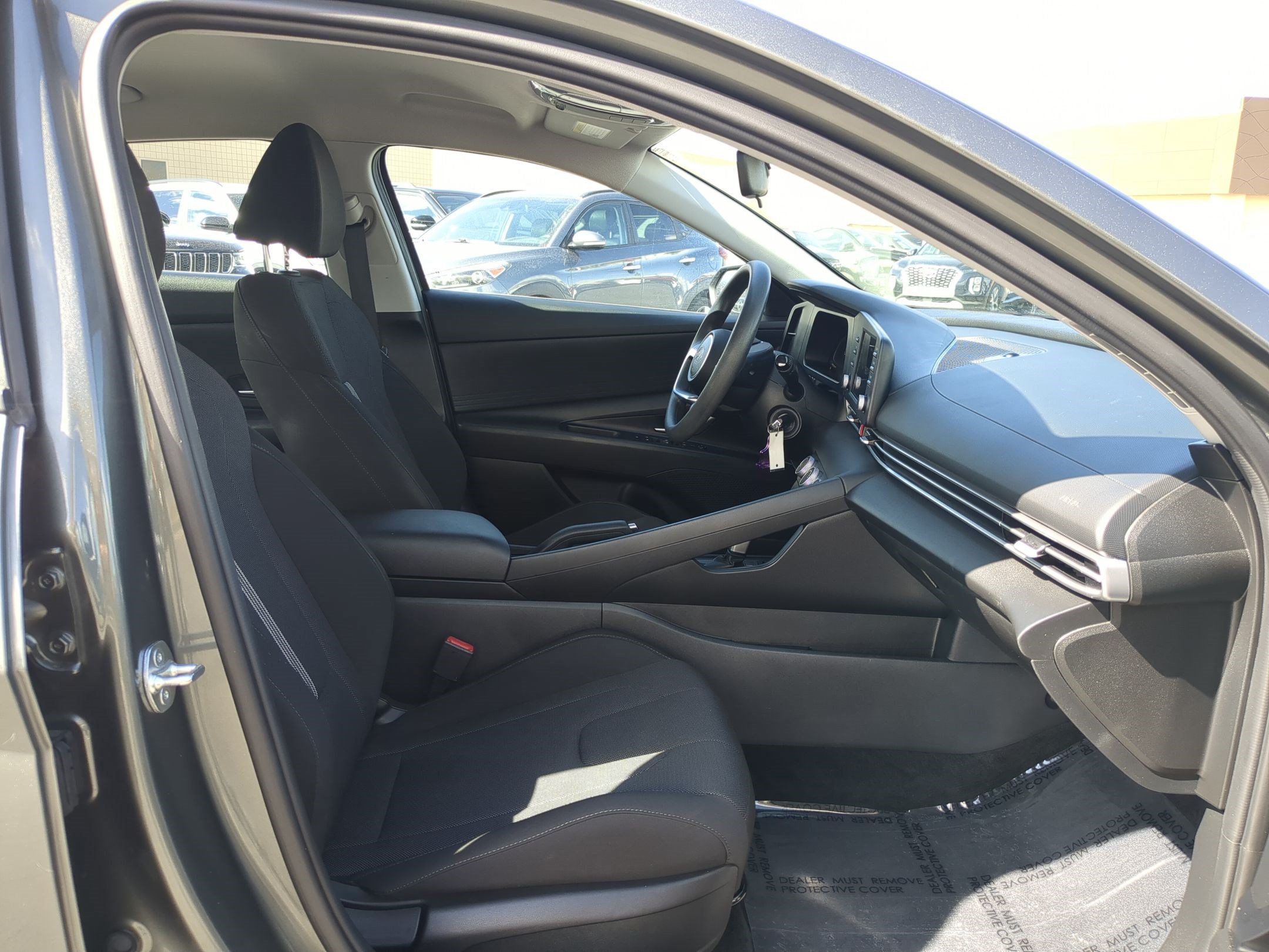 2024 Hyundai Elantra SE - Photo 29