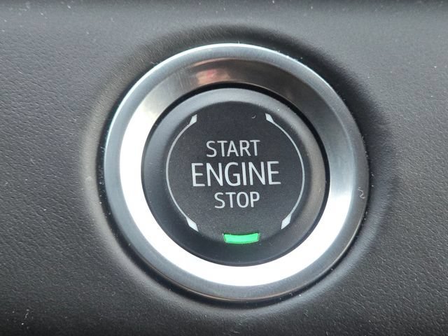 Used 2024 Crystal White Tricoat Cadillac Sport Platinum image 36