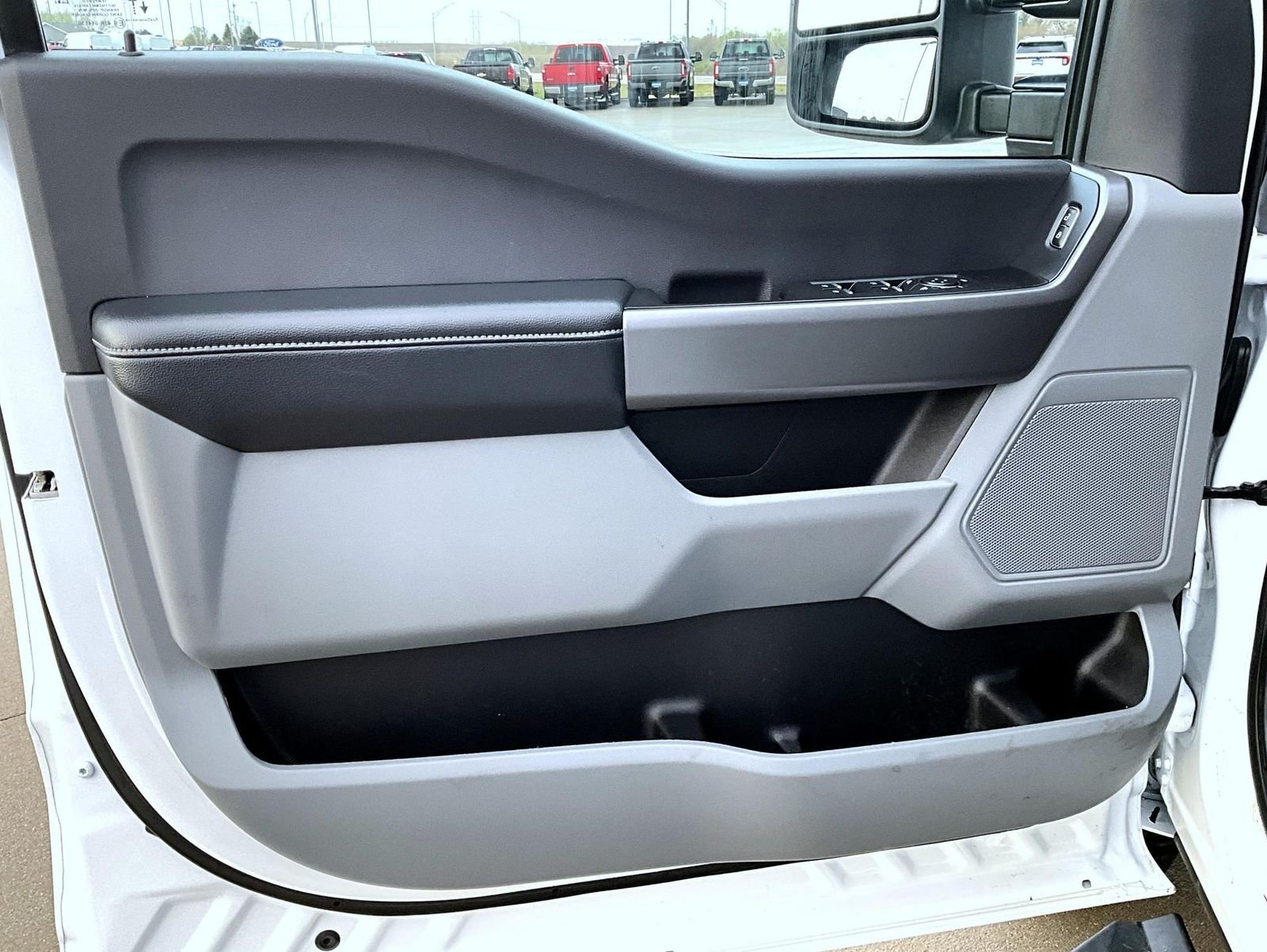 Used 2025 White Ford XLT image 9