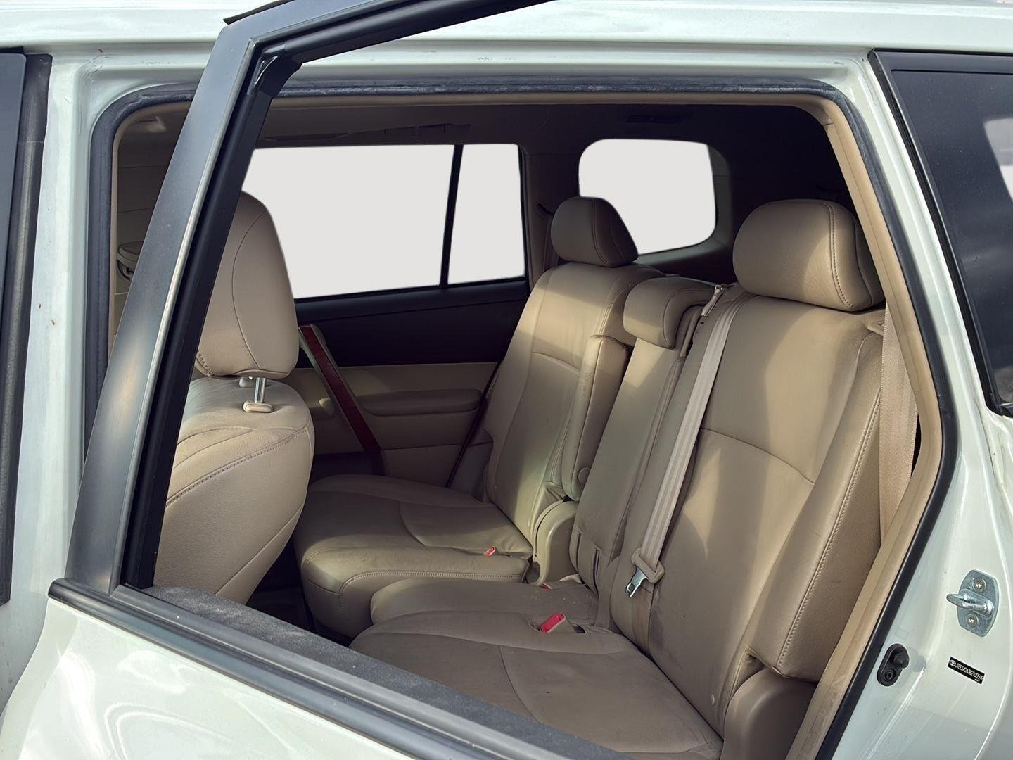 Used 2008 Blizzard Pearl Toyota Limited image 4