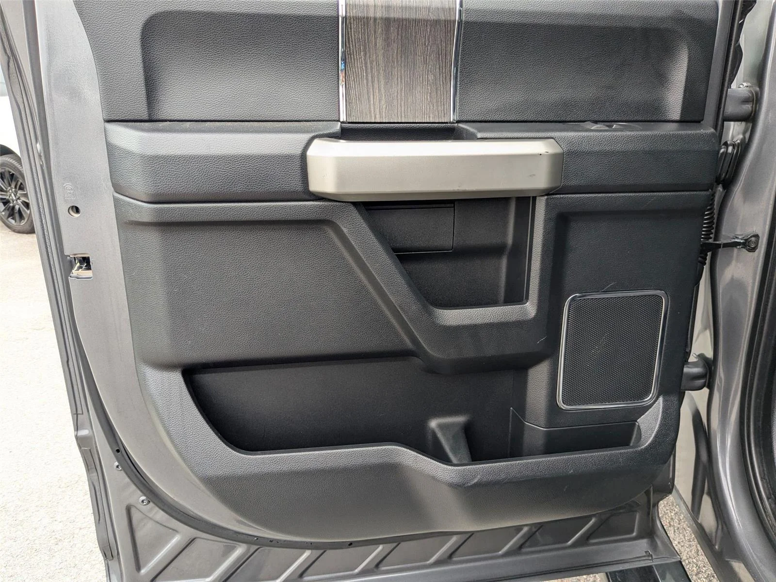 Used 2021 Carbonized Gray Metallic Ford LARIAT image 24