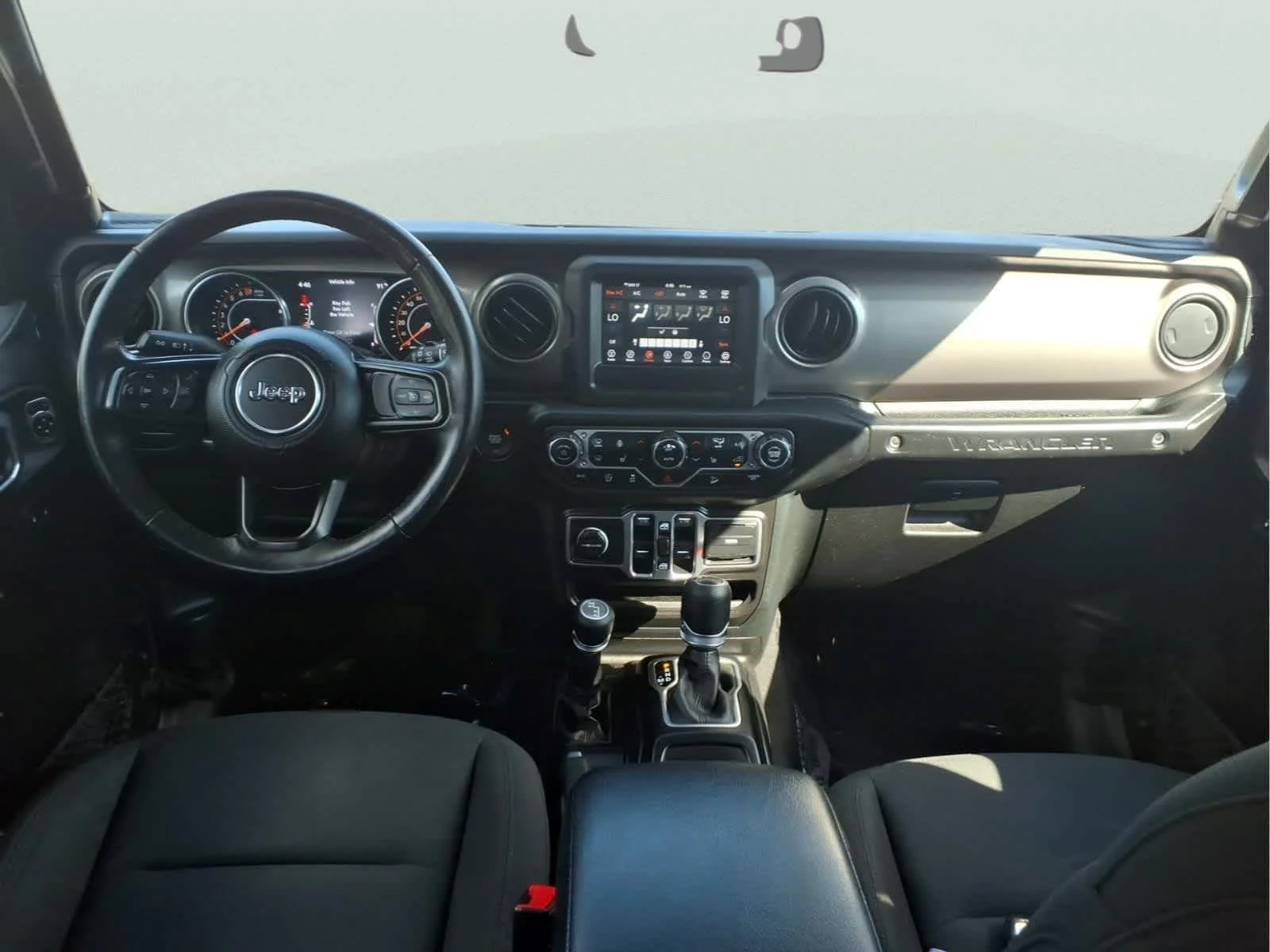 Used 2018 Black Clearcoat Jeep Sport S image 17