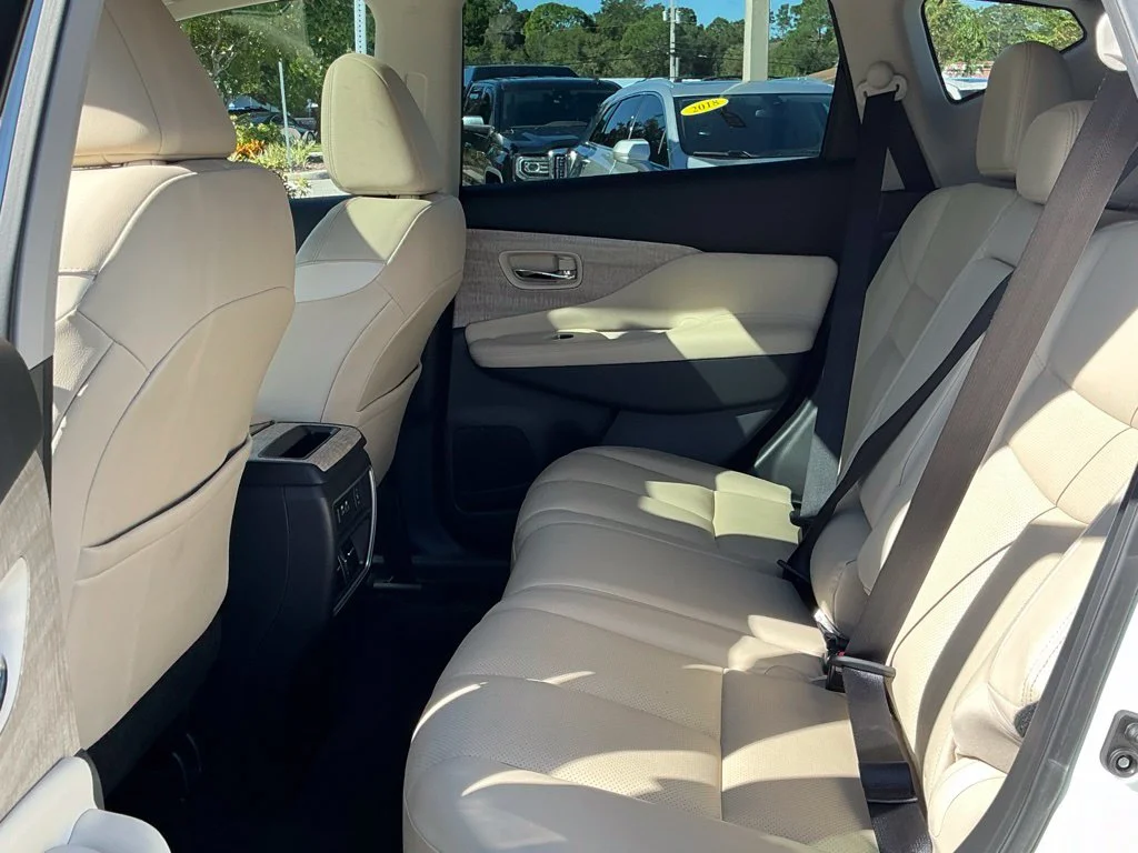 Used 2022 White Nissan SL image 28