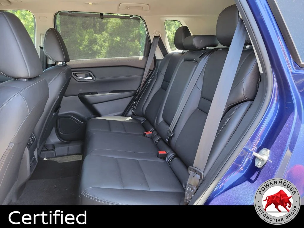 Used 2023 Blue Nissan SL image 17