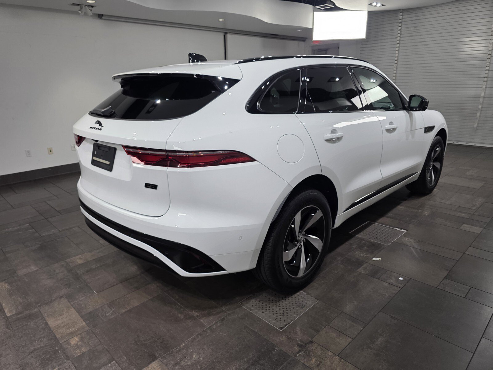 New 2026 Fuji White Jaguar R-Dynamic S P250 image 23