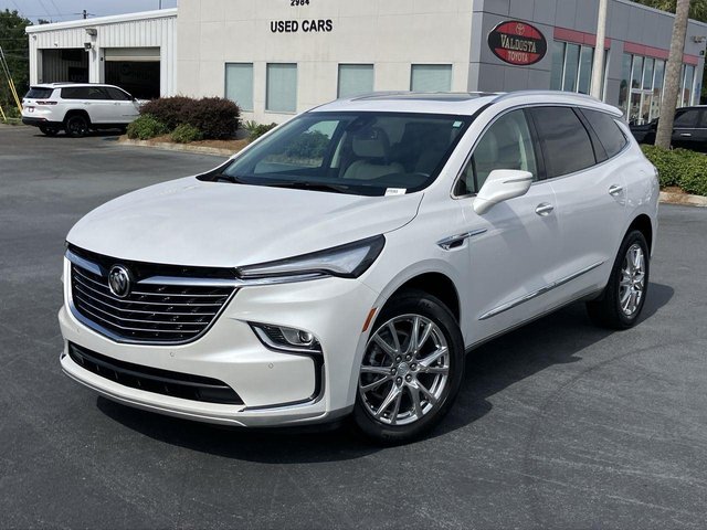 2022 Buick Enclave Essence