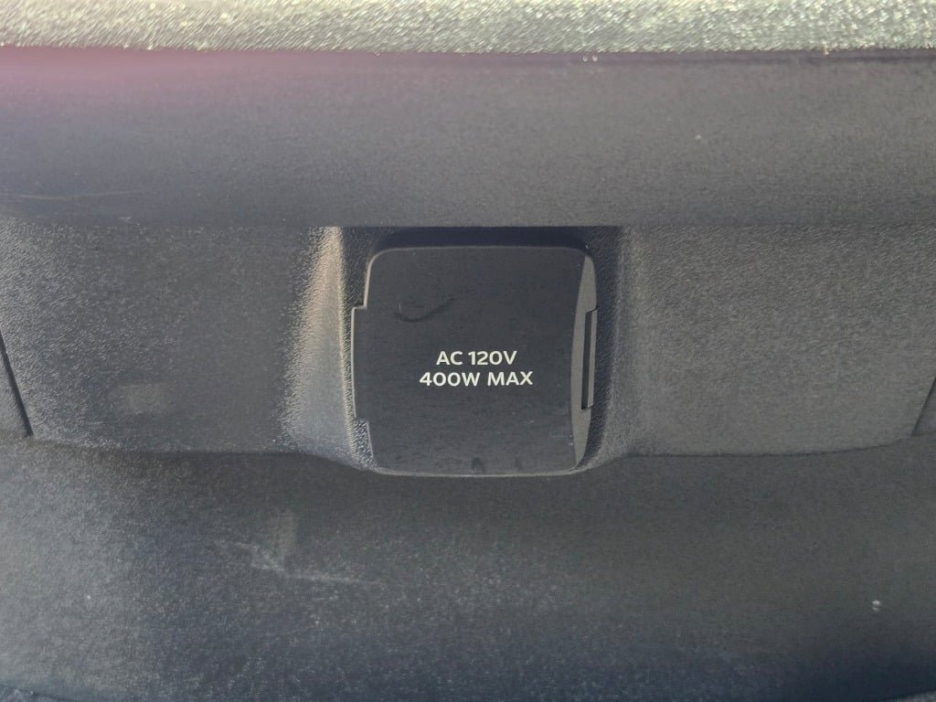 Used 2025 Space Silver Meta Ford Platinum image 24
