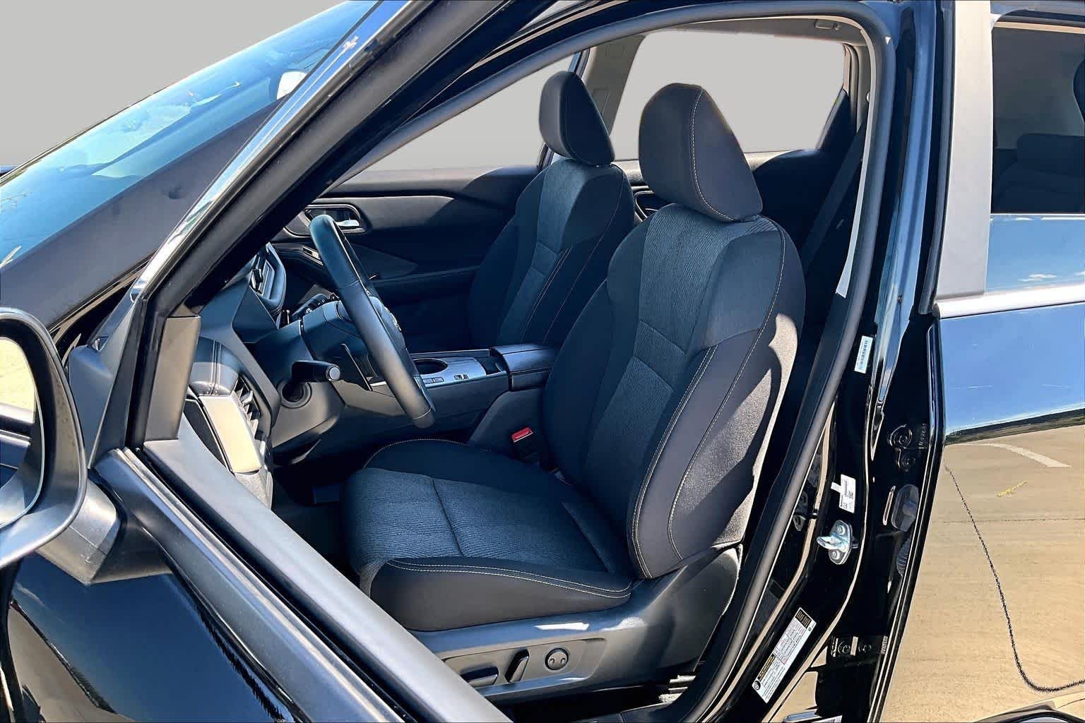 Used 2025 Super Black Nissan SV image 8