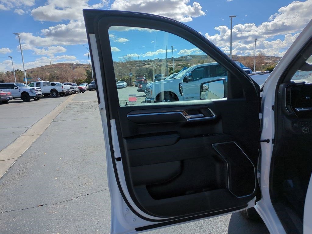 Used 2024 White Chevrolet LT image 11