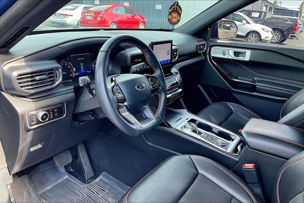 Used 2023 Atlas Blue Metallic Ford ST-Line image 10