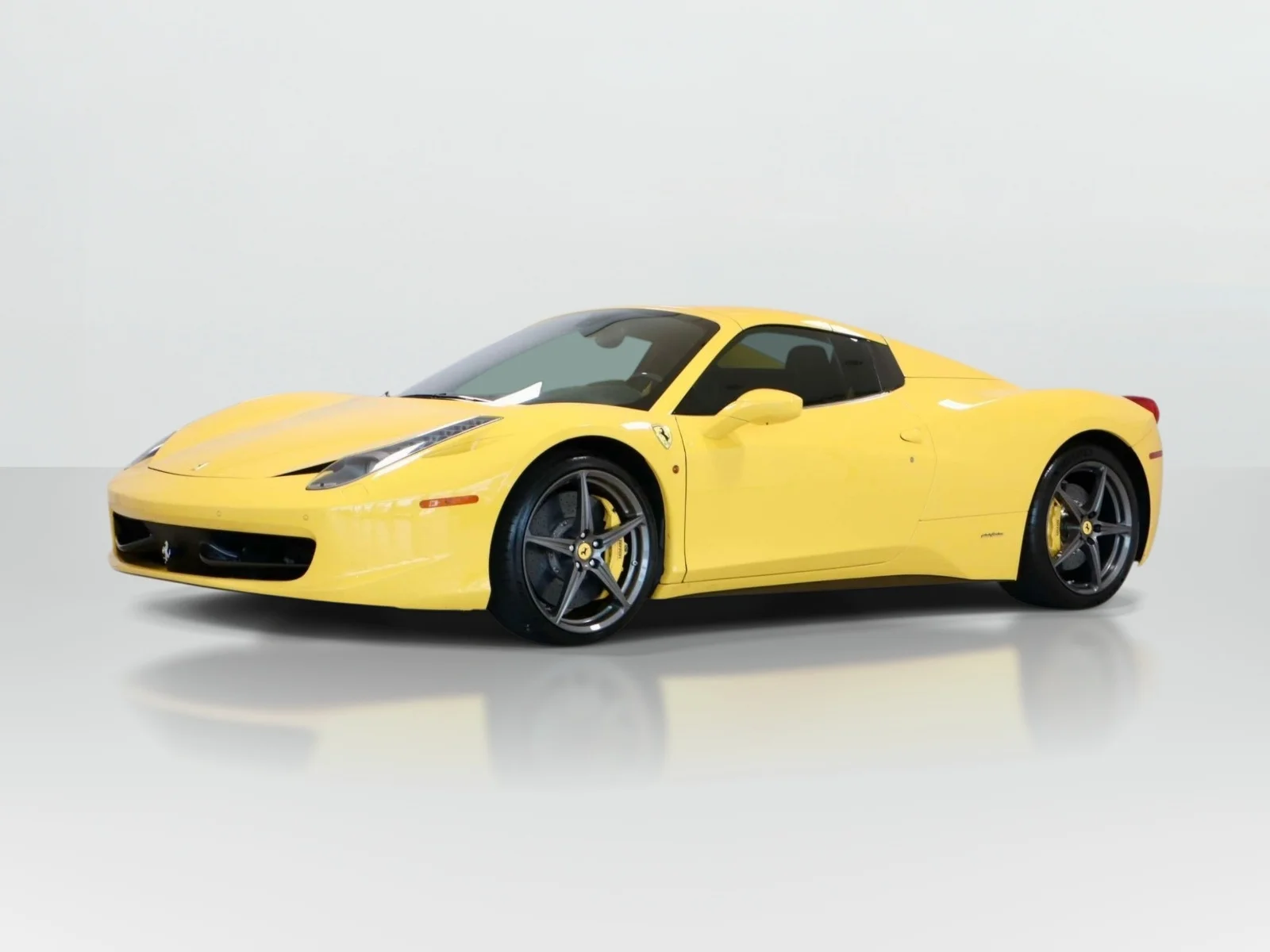 Used 2013 Giallo Modena Ferrari 2dr Conv image 42