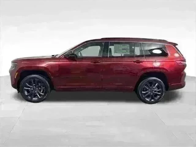 New 2026 Velvet Red Pearl-Coat Exterior Paint Jeep Limited image 5