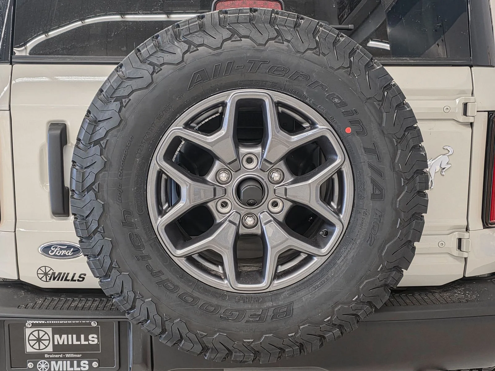 New 2025 Desert Sand Ford Badlands® image 18