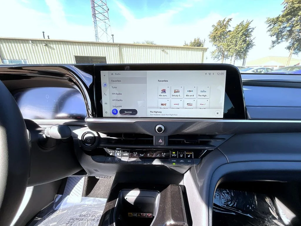 2026 Toyota Crown Platinum - Photo 15