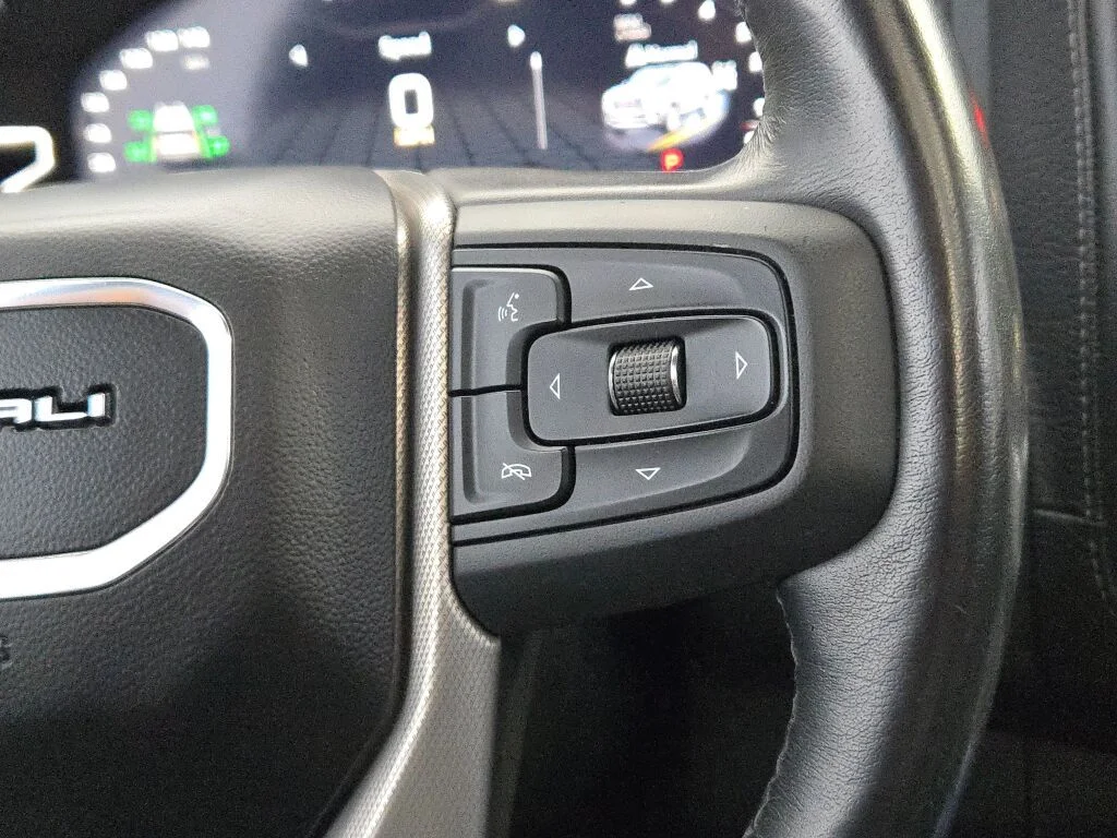 Used 2022  GMC Denali image 32