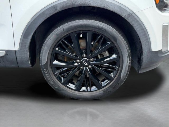 Used 2020 White Kia SX image 23