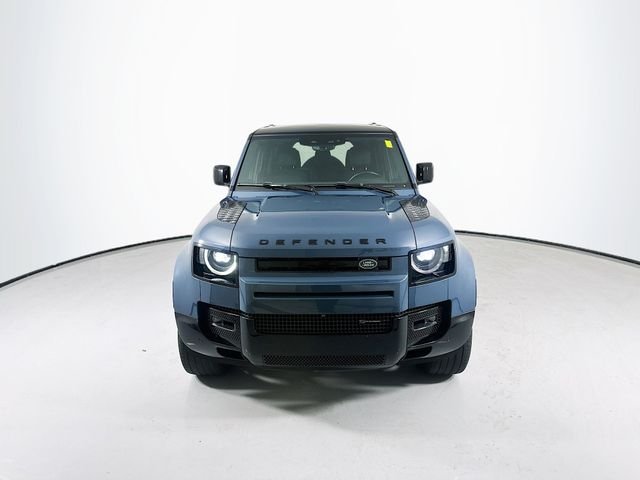 Used 2022  Land Rover X-Dynamic HSE image 4